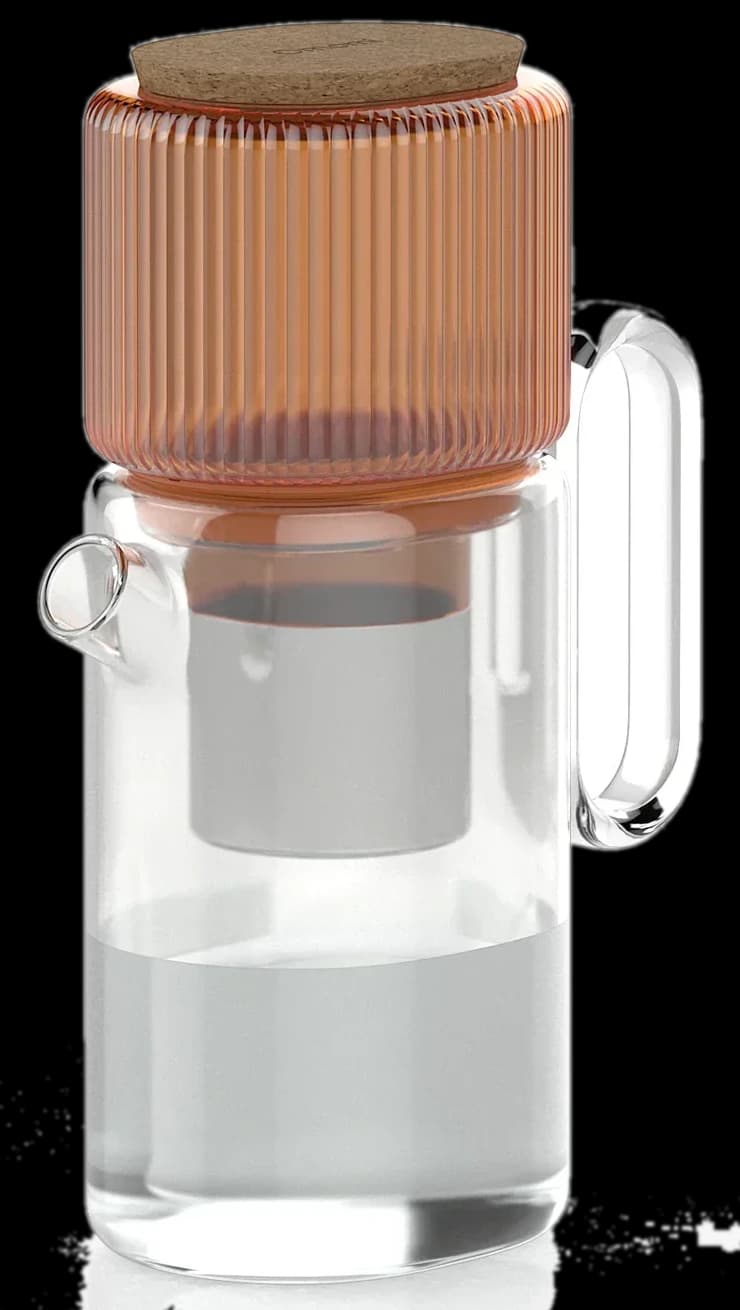 The omomi pitcher, filter visible through the glass